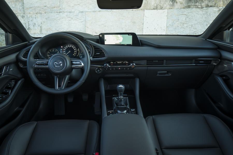 Торпедо Mazda3 Hatchback 2019 года  (WW) (фото 4 из 40)